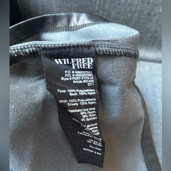 Wilfred Free faux leather zip up mini skirt. Women’s size 6. Great condition! - Picture 5 of 5